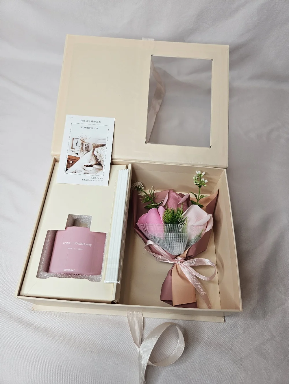 Luxury Gift Box with Reed Diffuser & Soap Flower Bouquet – Charming And Elegant